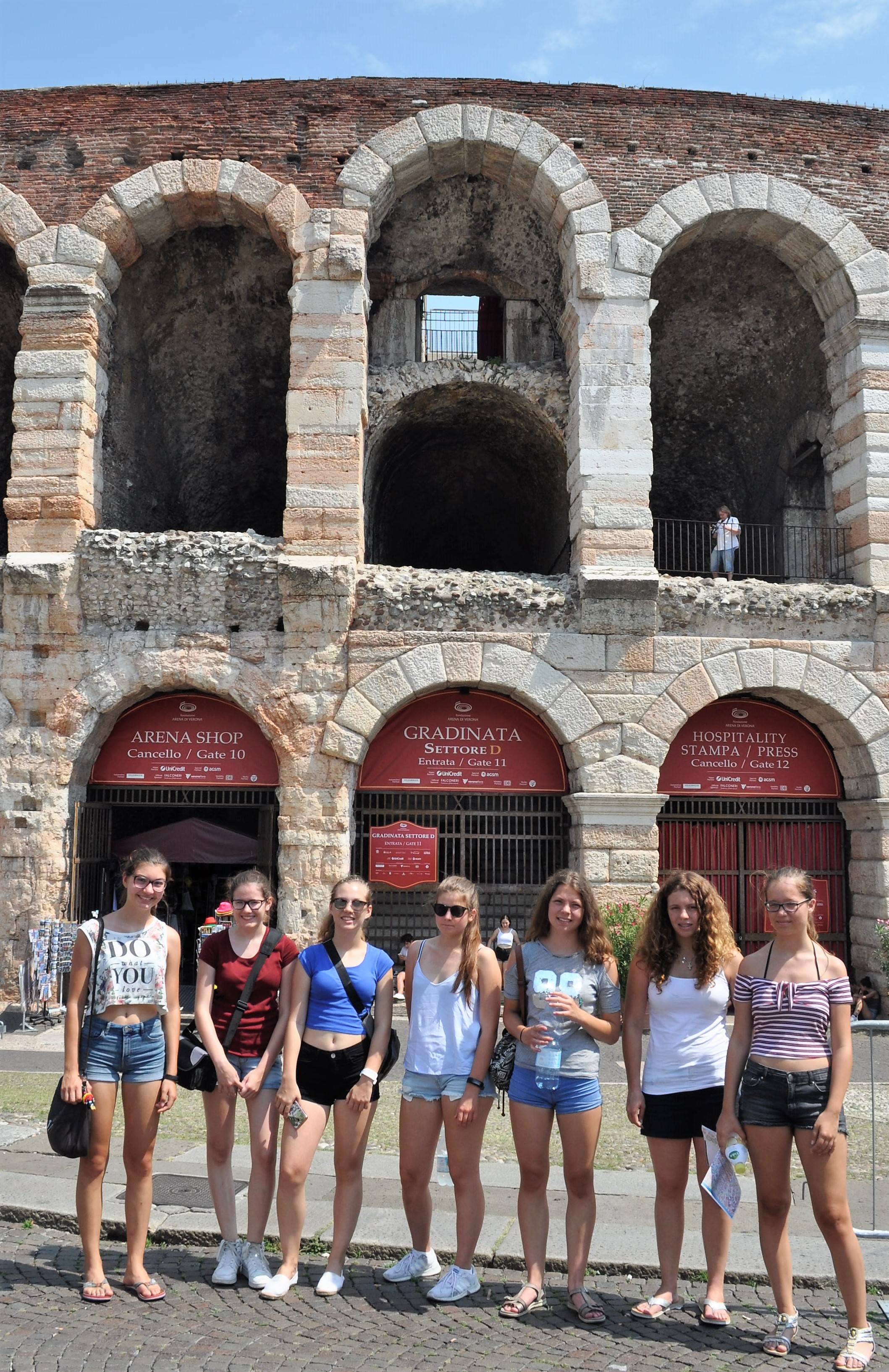 Vor der Arena in Verona 15